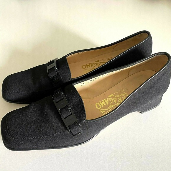 Salvatore Ferragamo Logo Pump Black Canvas Nylon Textile Low Heel 7 2A C… - Picture 8 of 9